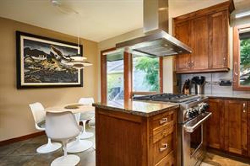 listing image 16043267599205