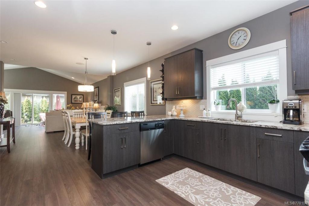 listing image 16049667389521483408