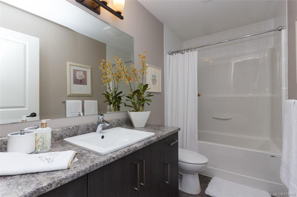 listing image 16043790991699570562