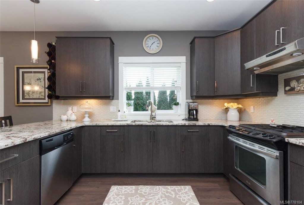 listing image 16041250318045440658