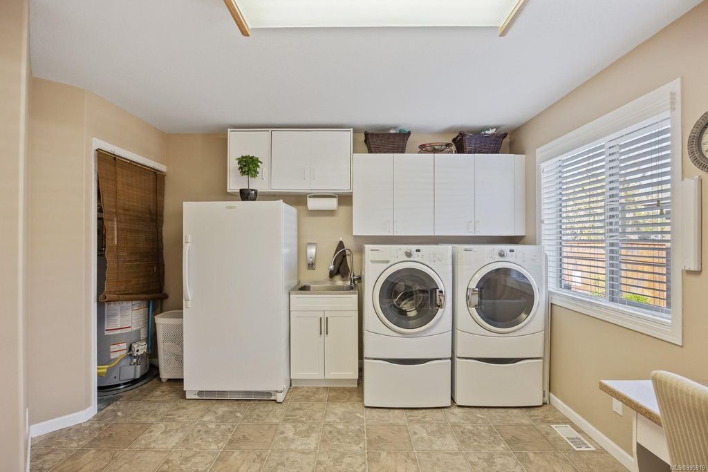 listing image 16040088579936823292