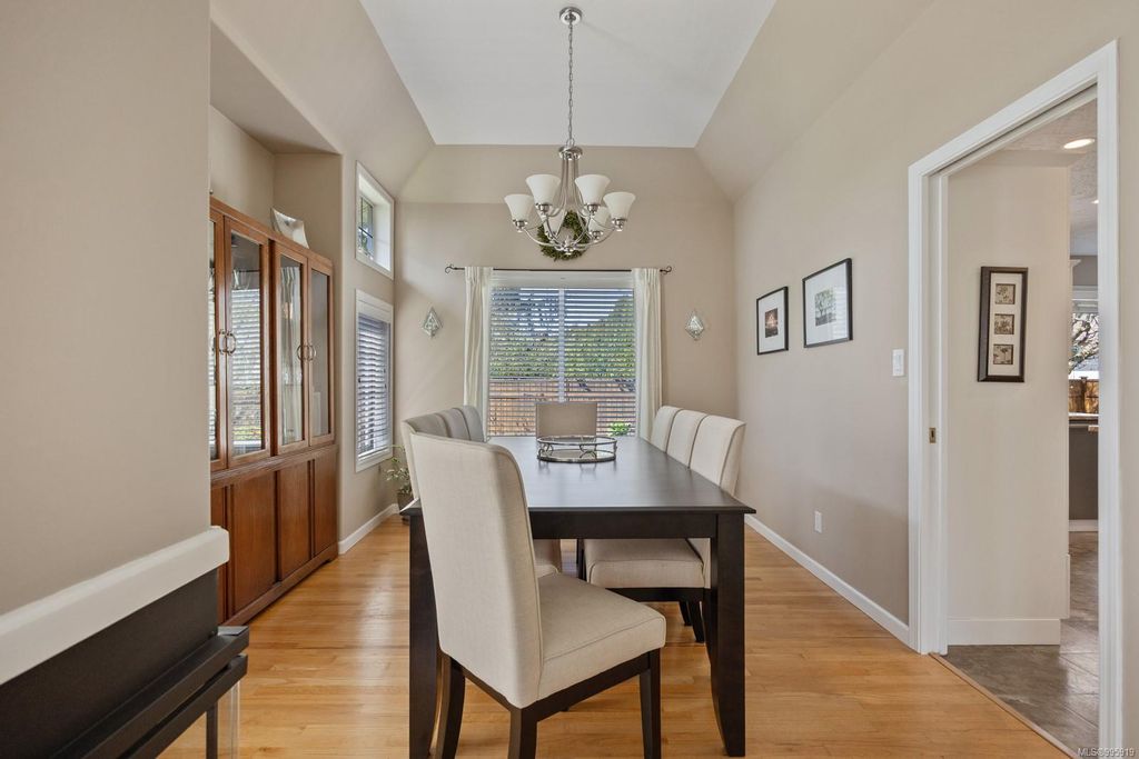 listing image 16045370739394088416