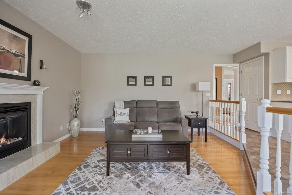 listing image 16045970267731219866