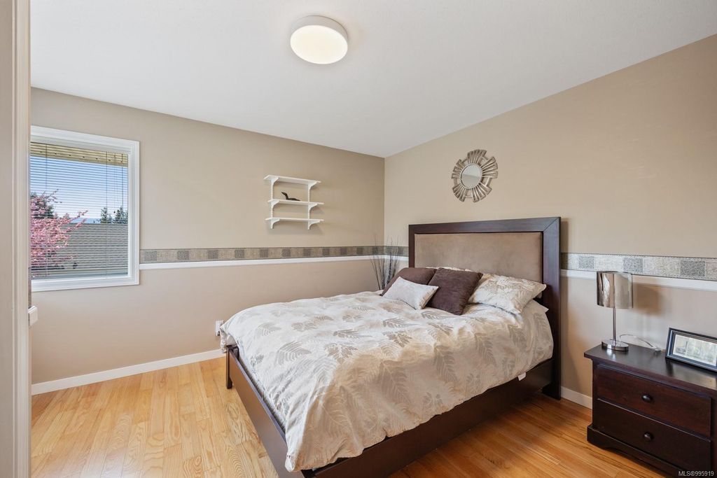 listing image 16044399522925264431