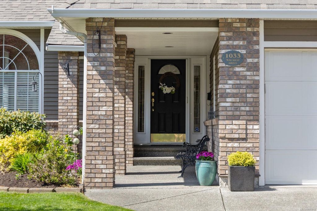 listing image 16045061421437102875