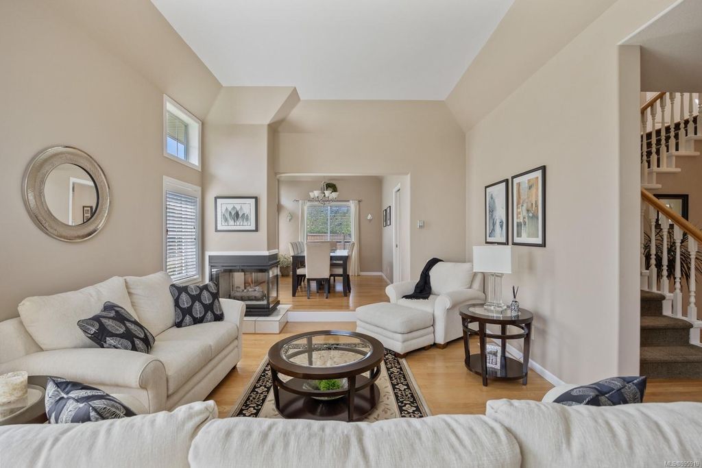 listing image 16045004495591430601