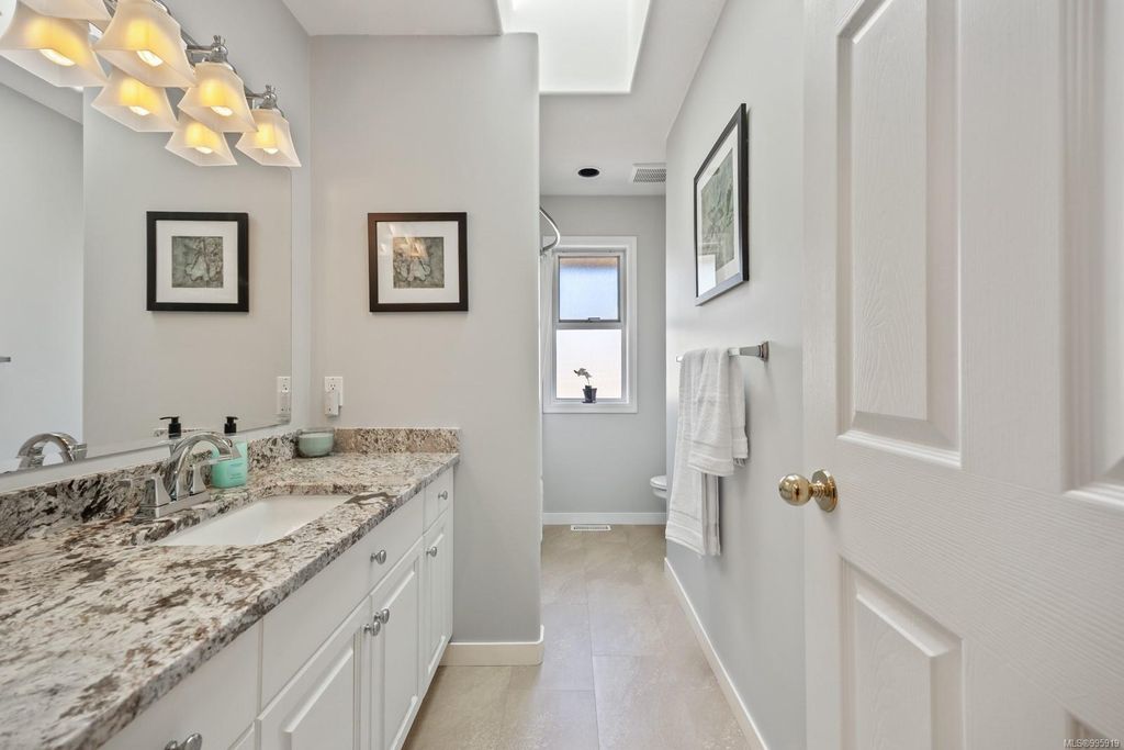 listing image 16044270165547679489