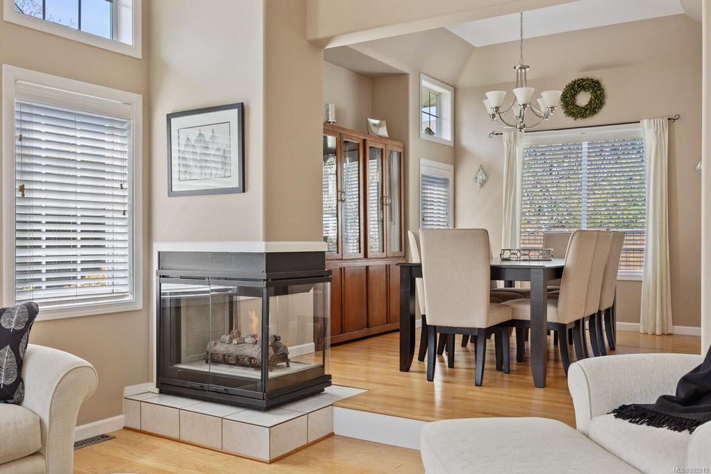 listing image 16047297893800535194