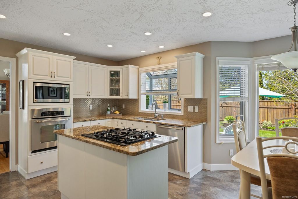listing image 16045825395417247493