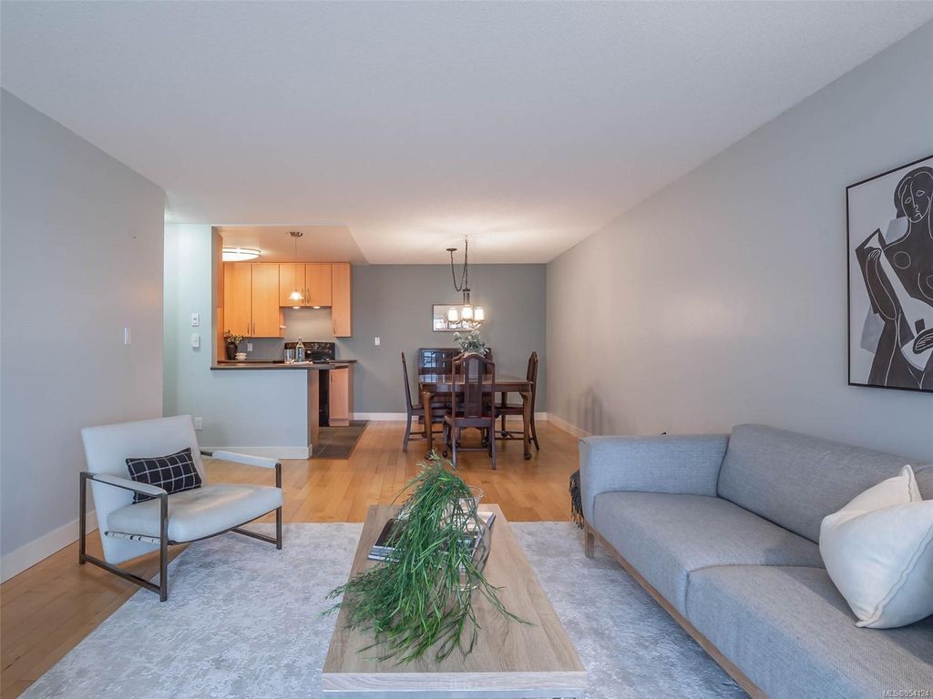 listing image 16041248085732178323