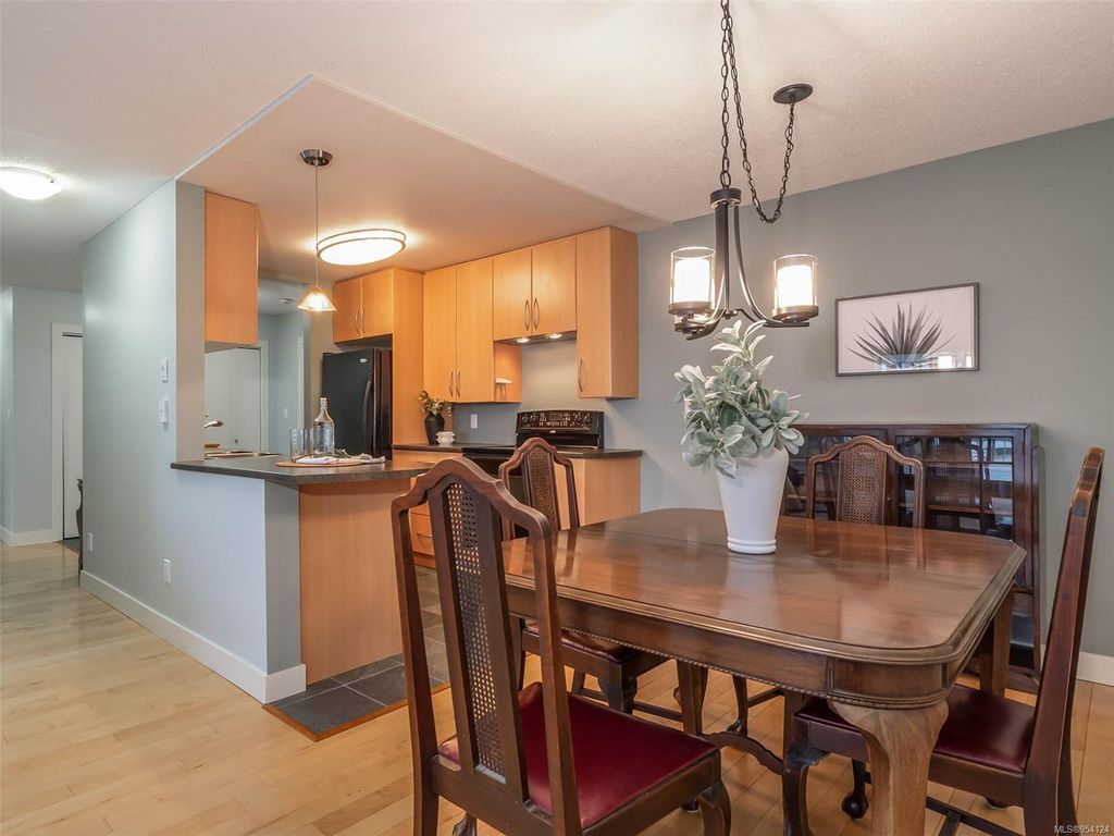 listing image 16044820013628208551