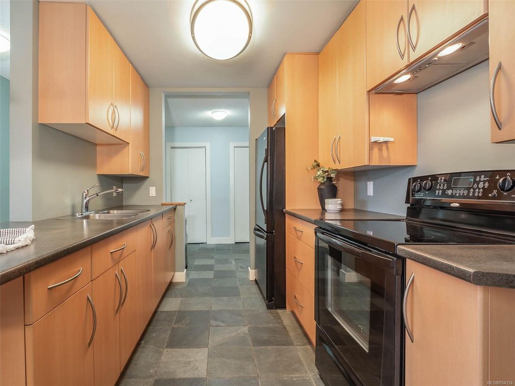 listing image 16048445408501051897