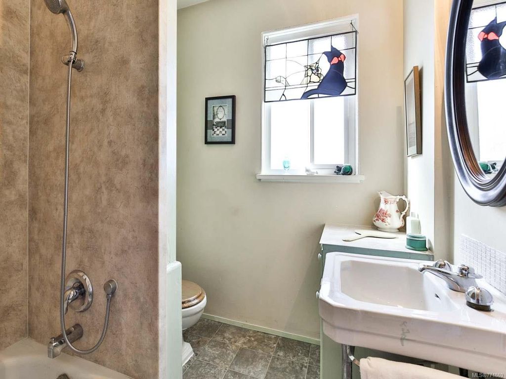 listing image 16040736865119456966