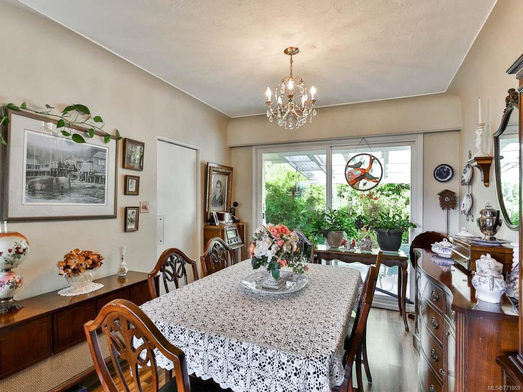 listing image 16041733183682250648