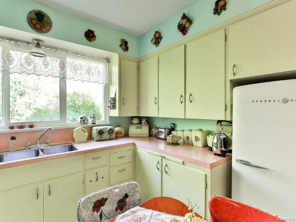 listing image 16048704640210740761