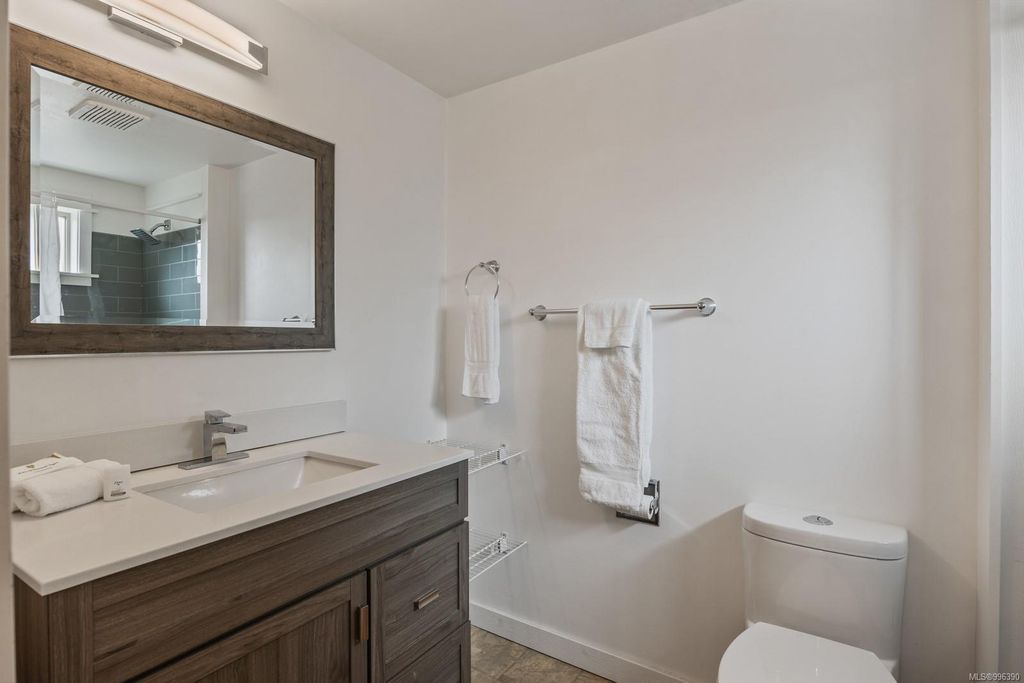 listing image 16044481081859703709