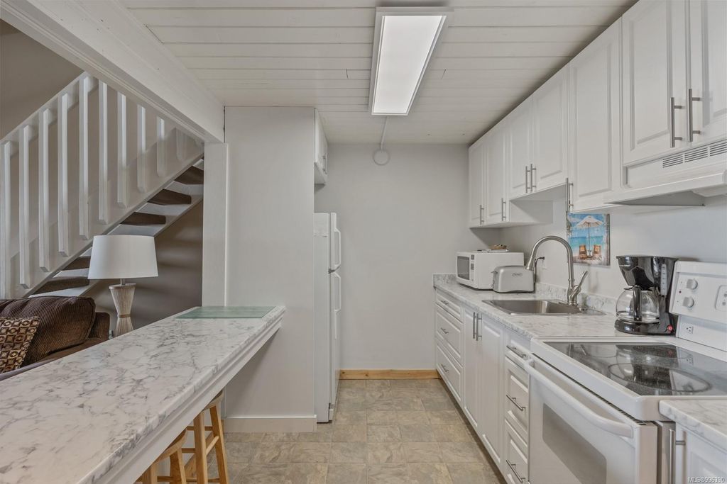 listing image 16048476305181192314