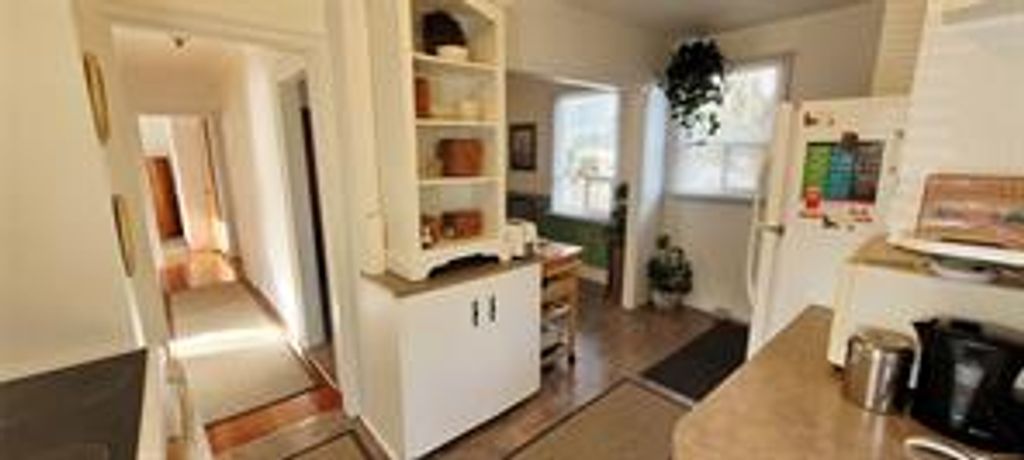 listing image 16048319161398440098