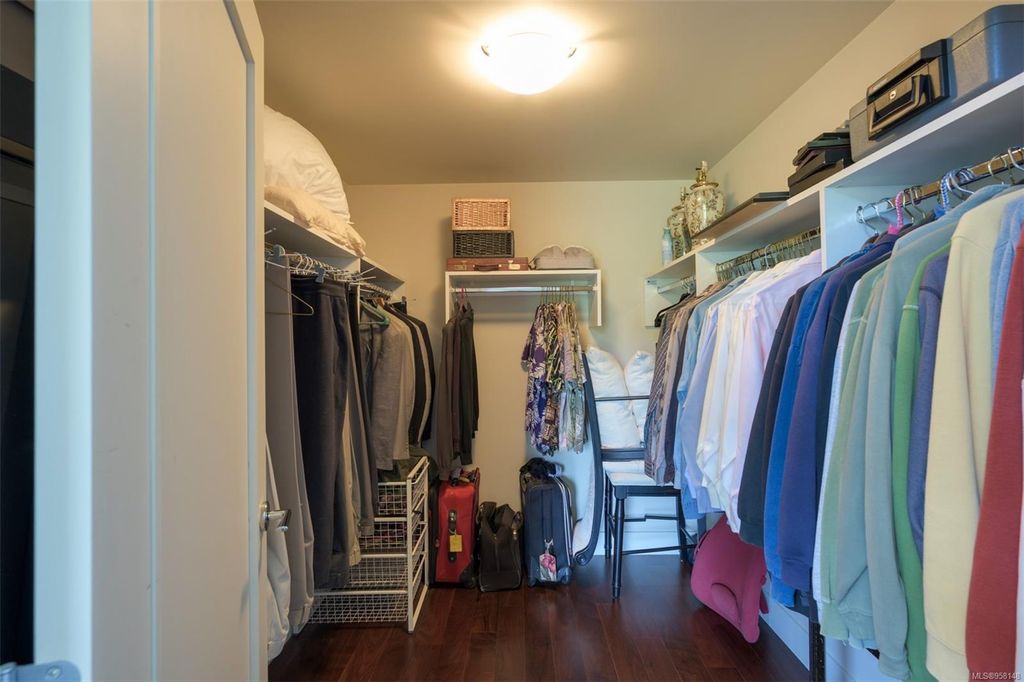 listing image 16045906238028421504
