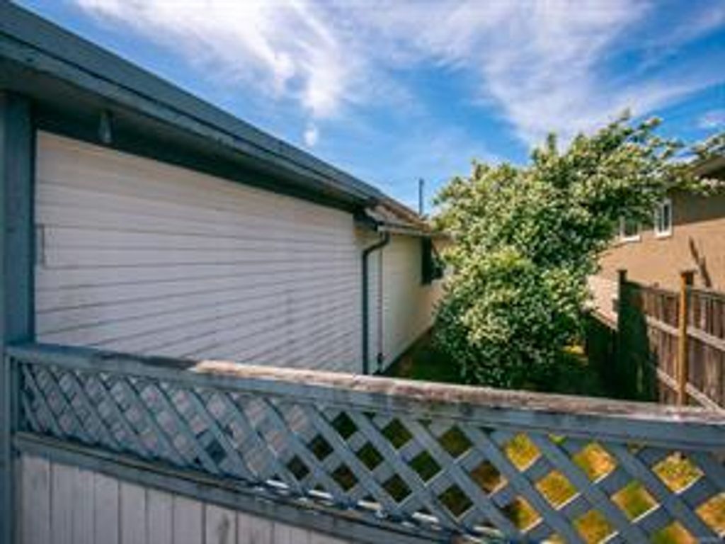 listing image 16047599833399999070