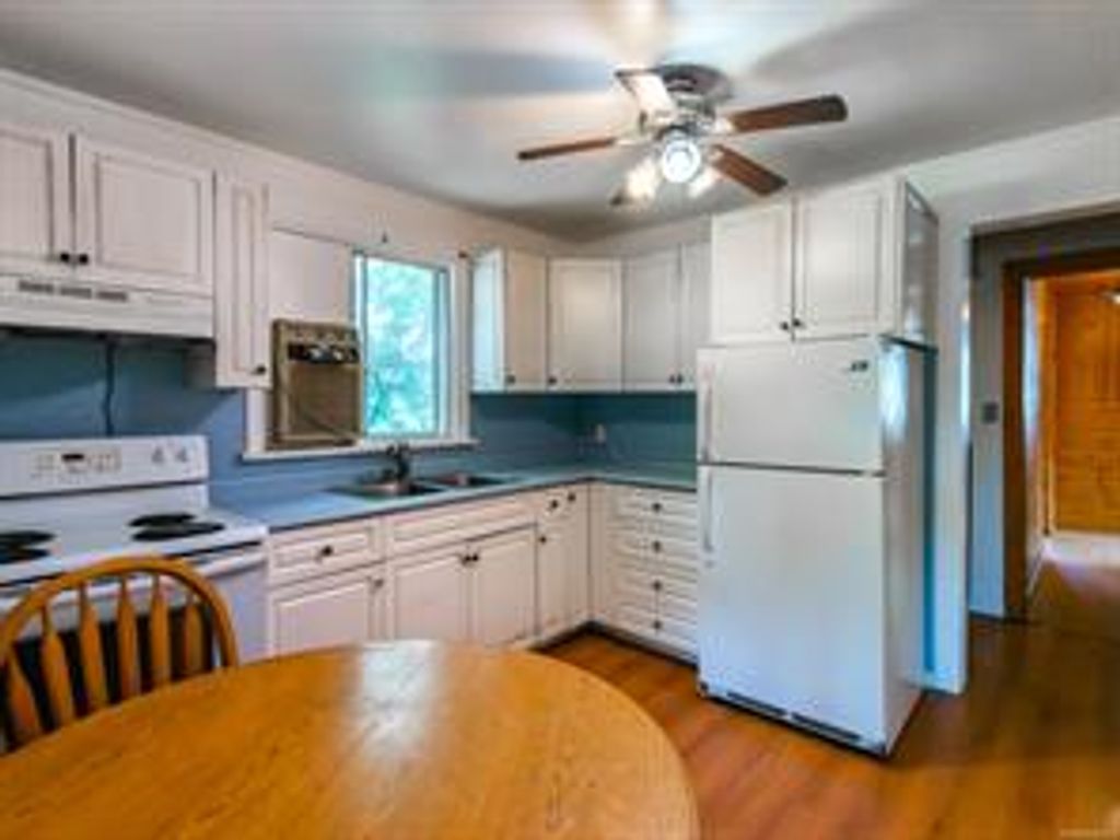 listing image 16043275959734088887