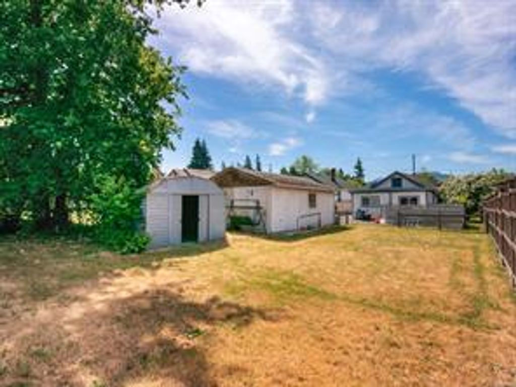 listing image 16044324212402762259