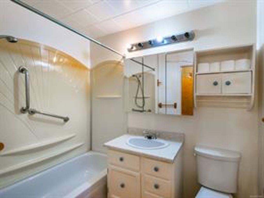 listing image 16048303555528982291