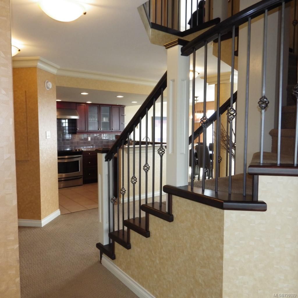 listing image 16048534791689183410