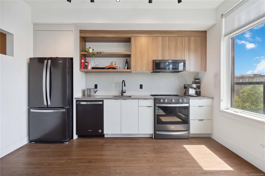 listing image 16042393497652329097