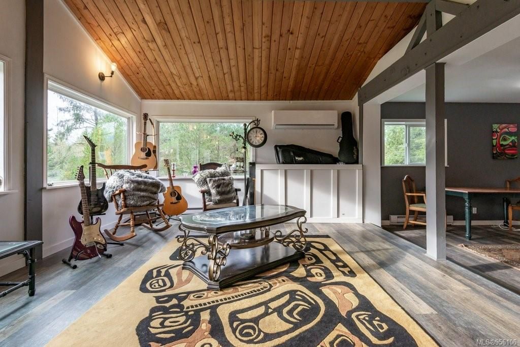 listing image 16043837132484565470