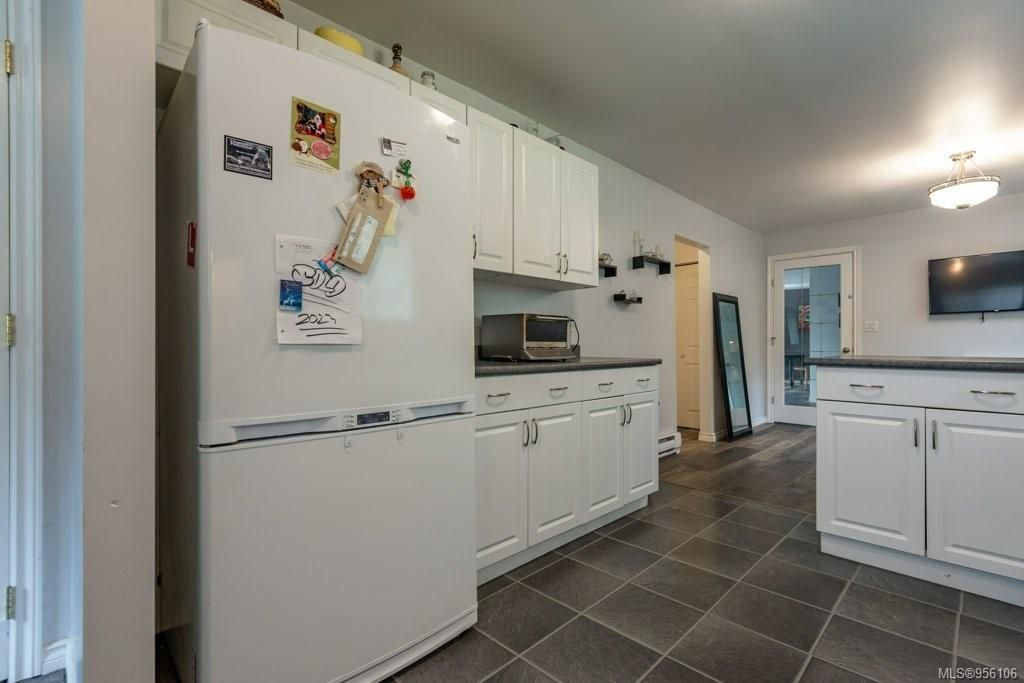 listing image 16041501071039673816