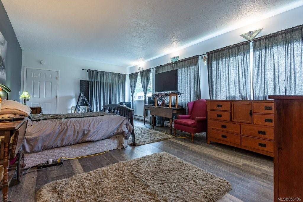 listing image 16047280045759976375