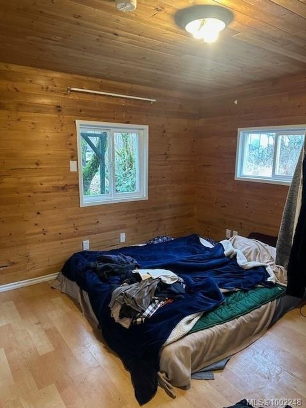 listing image 16042584354498964650