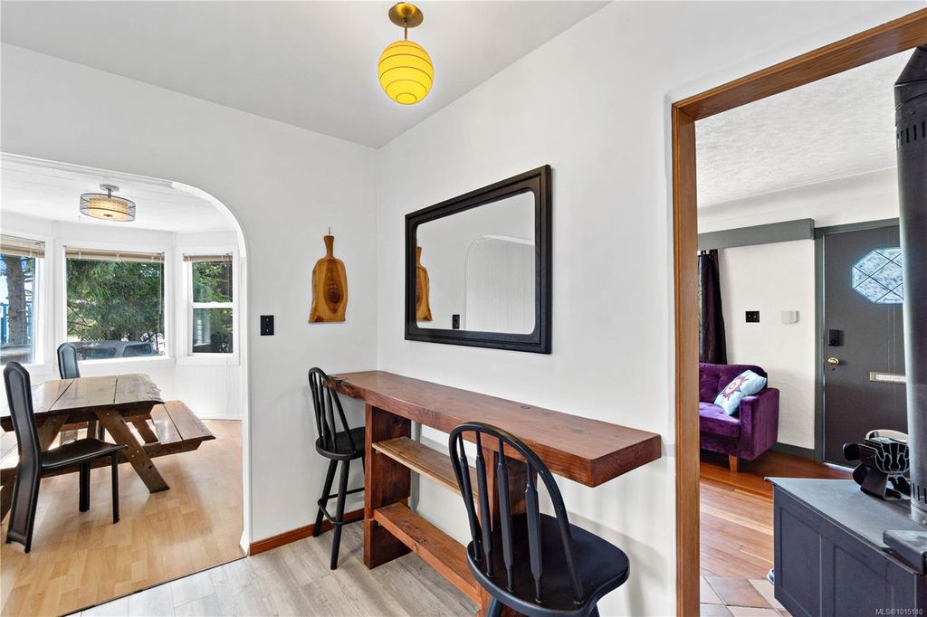 listing image 16041328852401297000