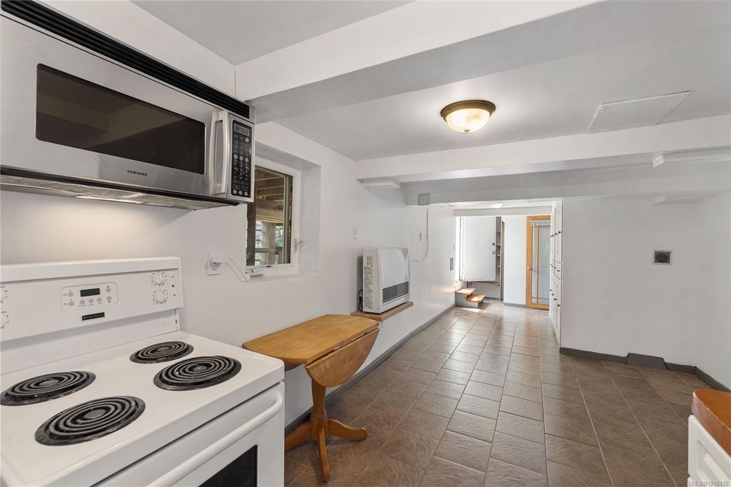 listing image 16042963402254183256