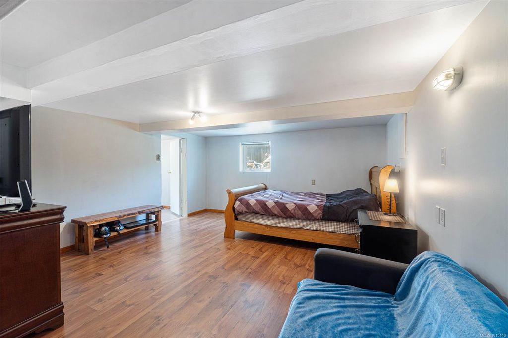 listing image 16048856966259931936