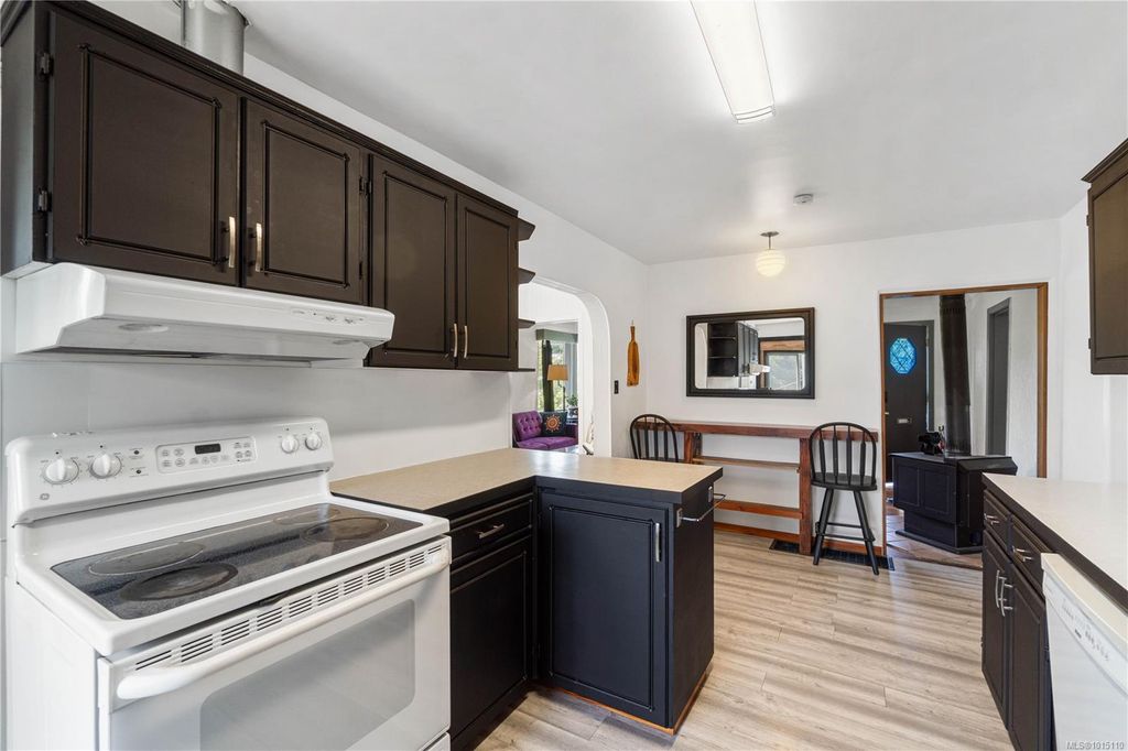 listing image 16040579737583599209