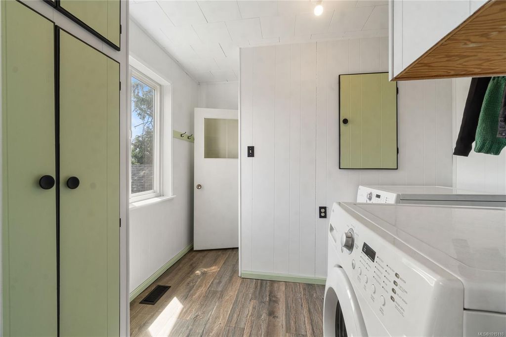 listing image 16044223602591831154