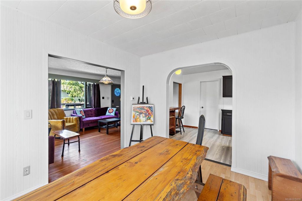 listing image 16041775890961589681