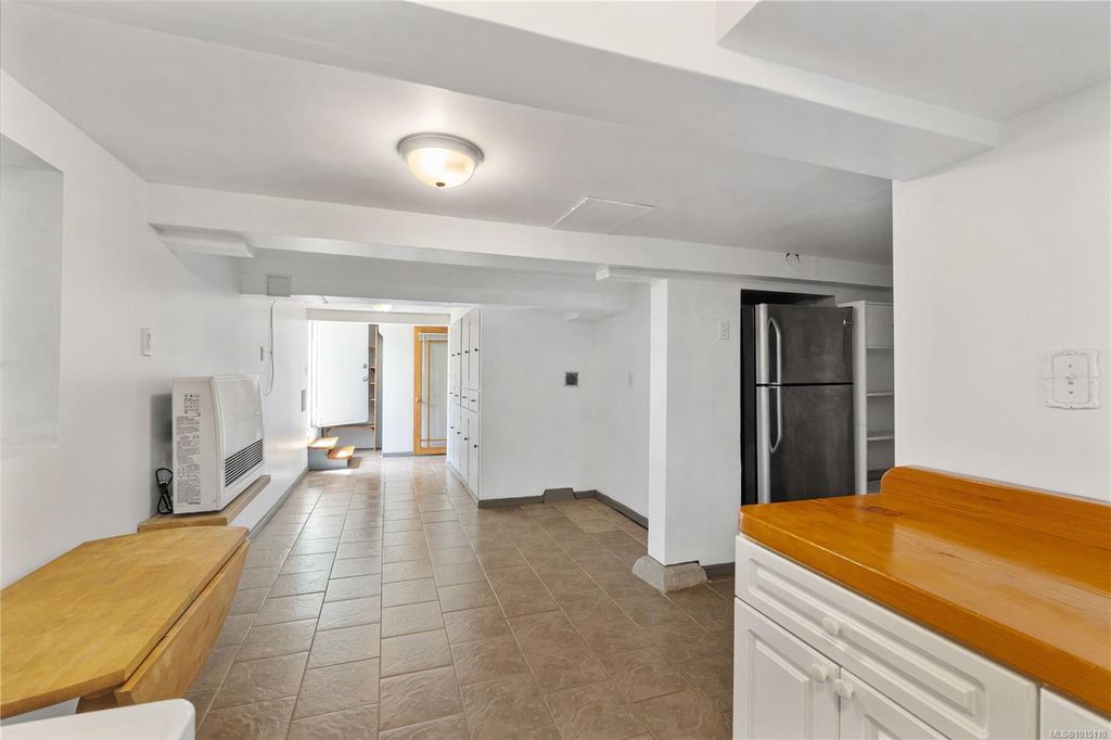 listing image 16047962154262381286