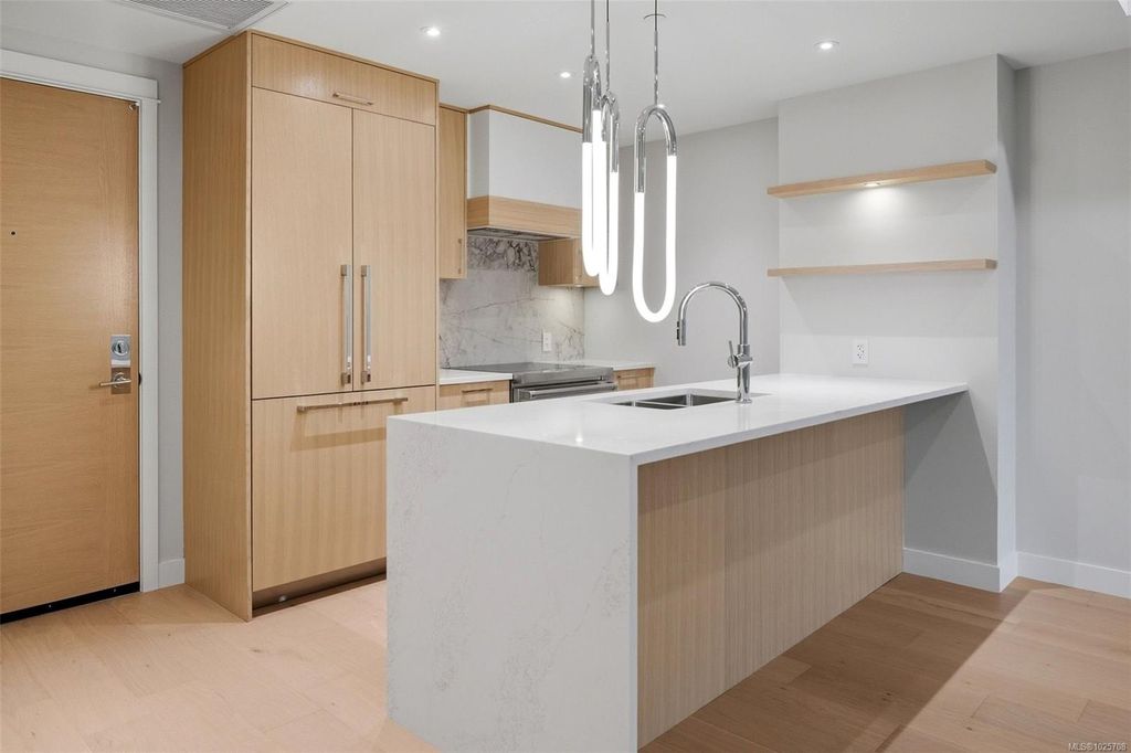 listing image 16041011554039169690