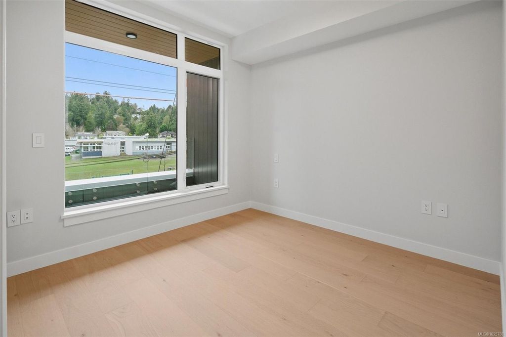 listing image 16047310074071416615