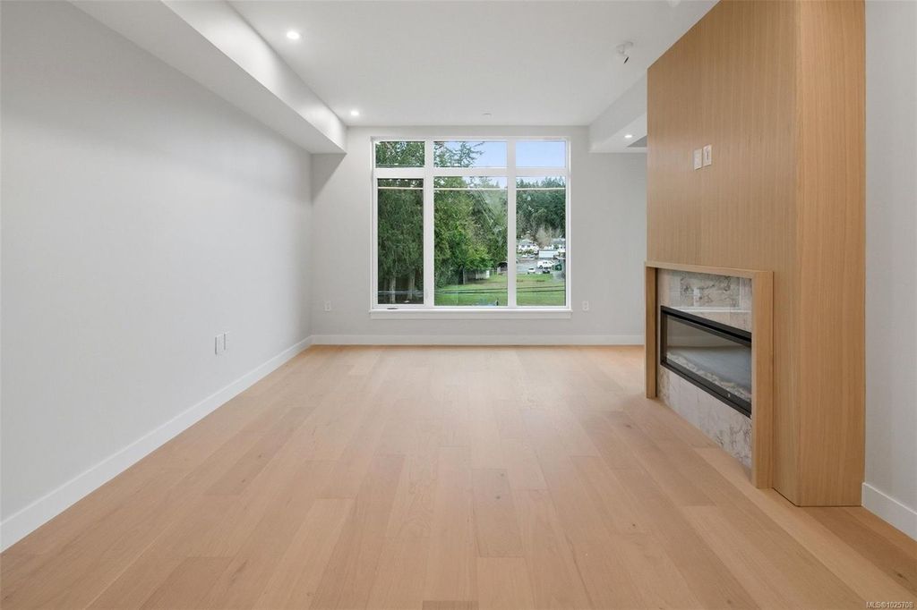 listing image 16046705021669617895