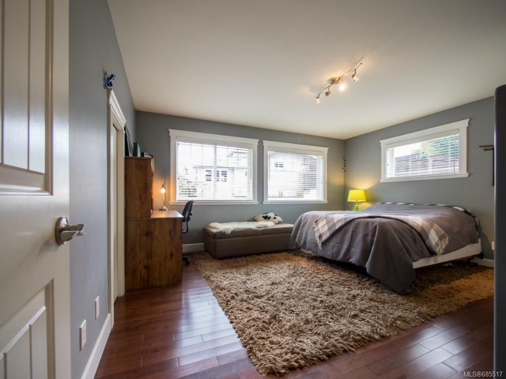 listing image 16042147623441861787
