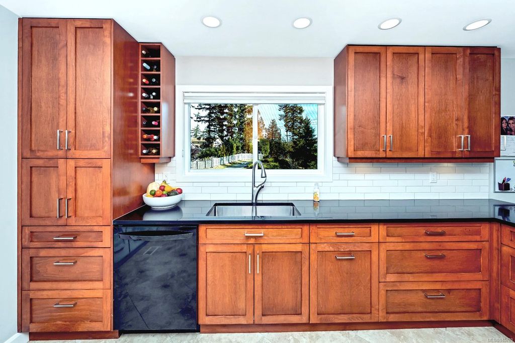 listing image 16044115722340477776