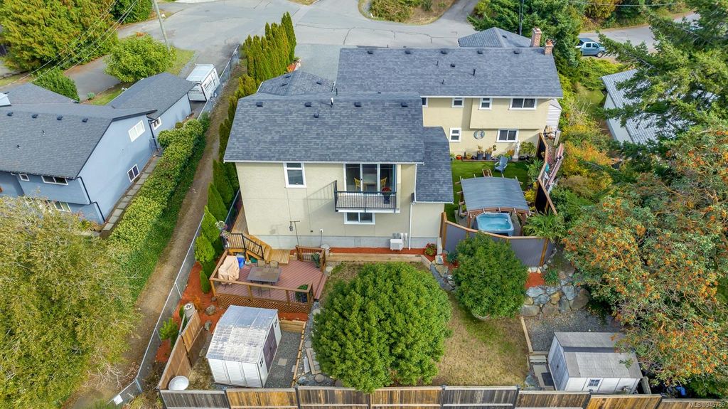 listing image 16048104329744016195