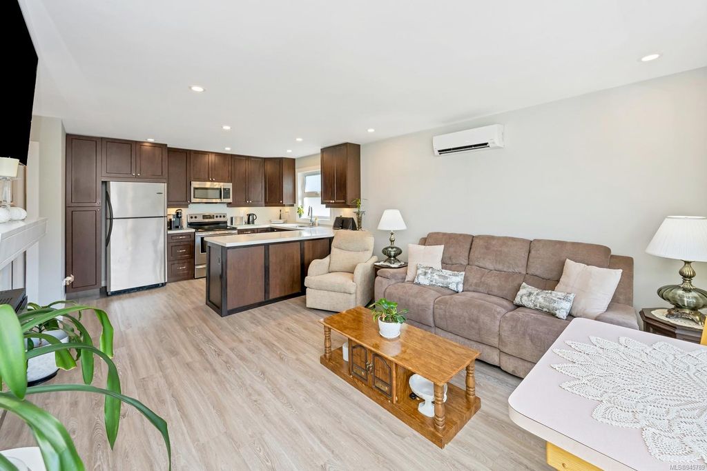 listing image 16040190411670527378