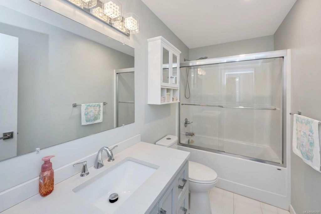 listing image 16040162238538414282