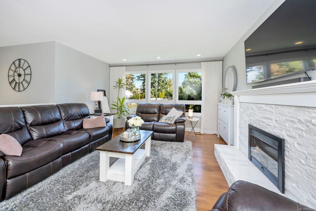 listing image 16042889316305532126