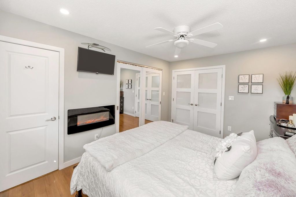 listing image 16040139681994279833